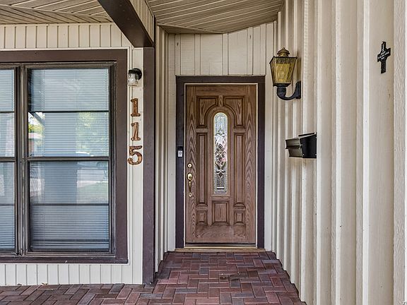 3rd image of 115 Springwood Ln