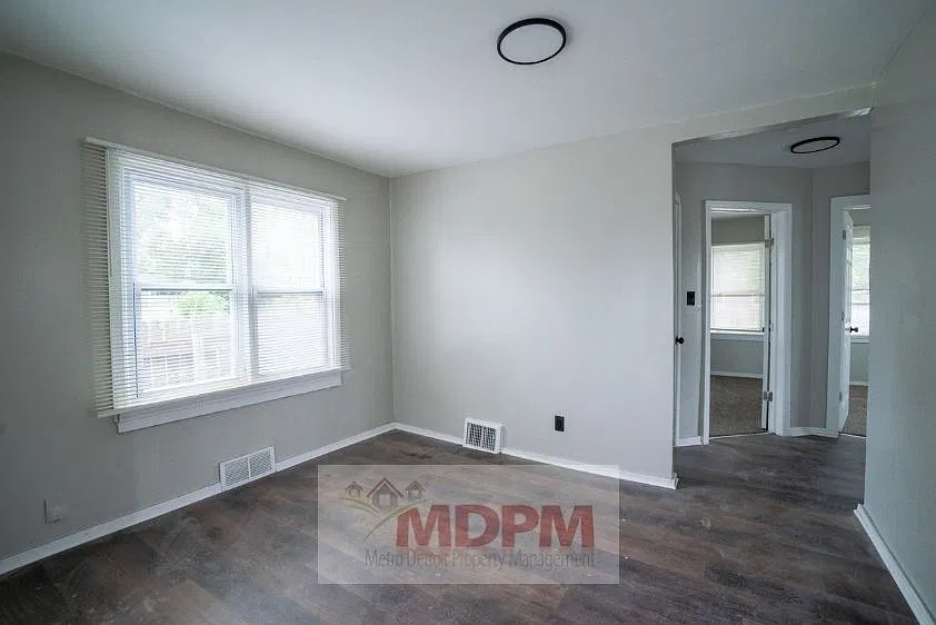 3 bed, 1406 sqft, $1,450 — Photo 4