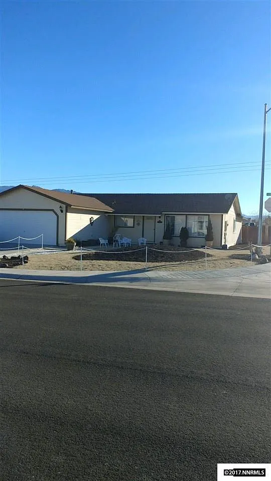 2011 Lonnie Ln photo 1