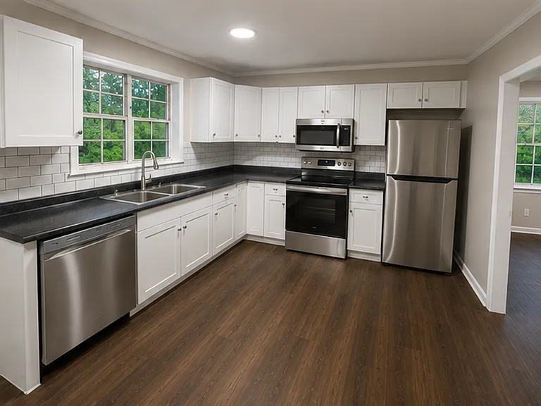 805 E Queen St — Photo 2