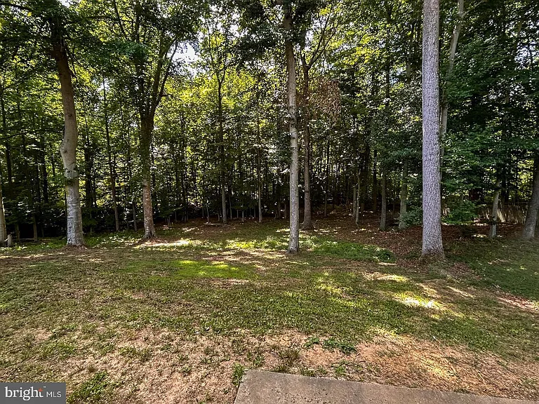 105 Westmoreland Ct — Photo 29