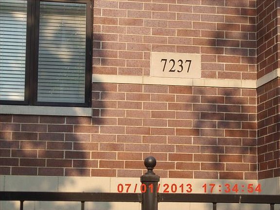 3rd image of 7237 S Merrill Ave Unit 3