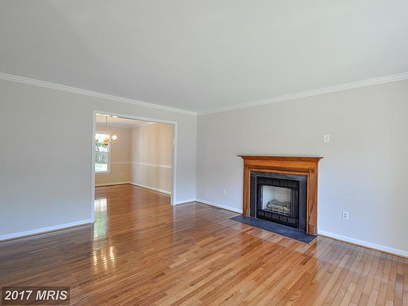 5th image of 4117 Amelia Dr