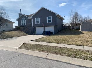 1204 Stonecrest Dr, Kearney, MO 64060