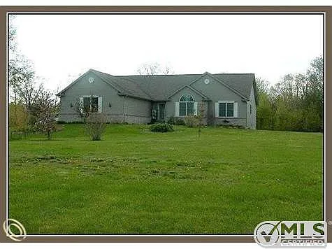 2536 S Sashabaw Rd photo 1