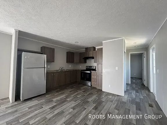 3rd image of 1010 Reservation Rd #E01