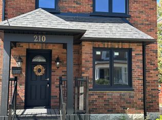 210 Dearborn Ave, Oshawa, ON L1G4Z4