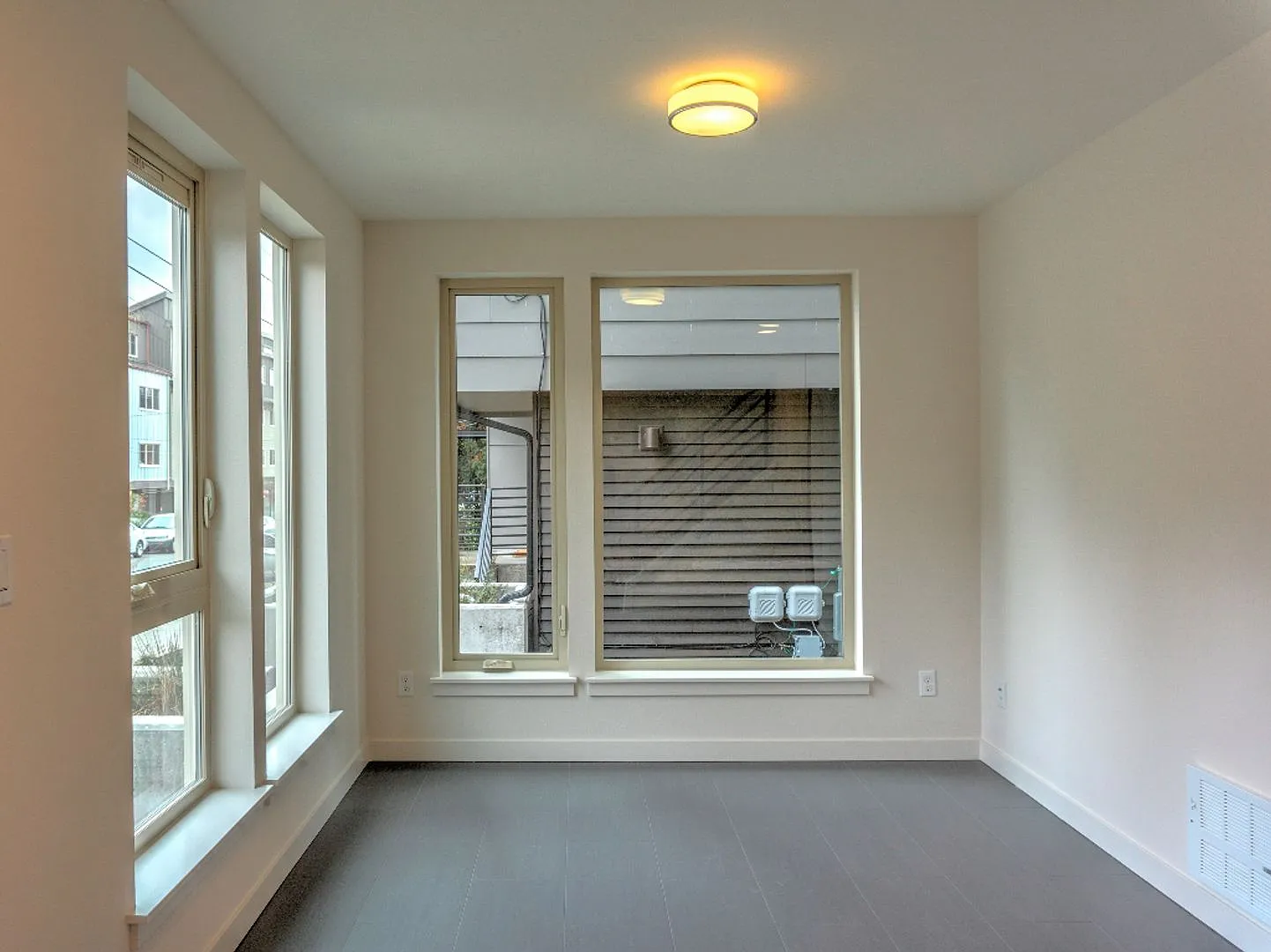 2Bd/1.75Ba Seattle Townhome — Photo 3