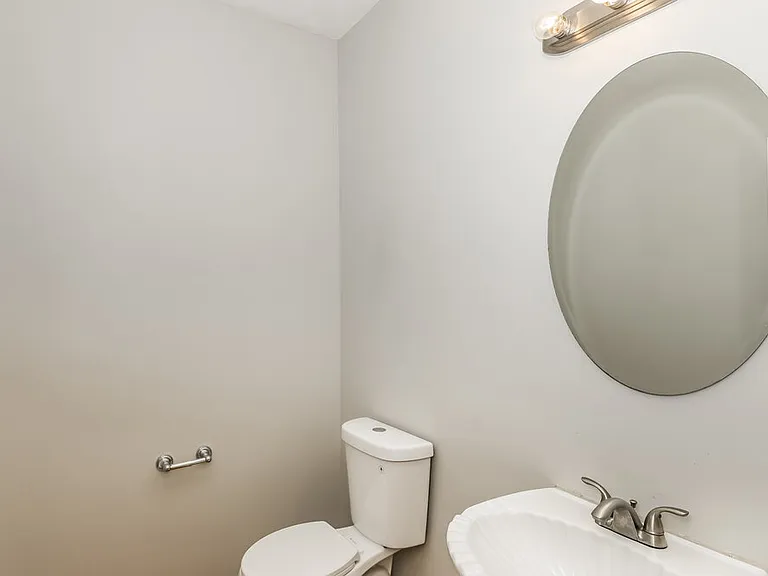 416 Heathcliff Ct — Photo 16