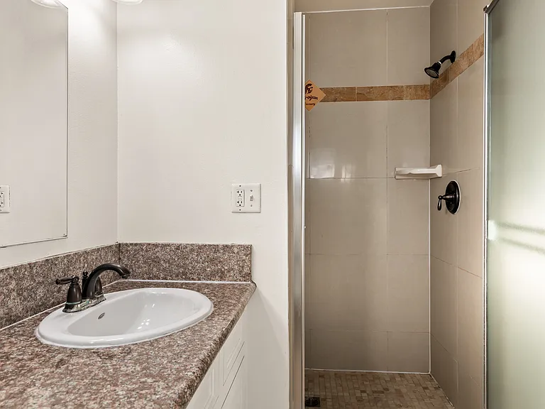 2673 Menlo Ave #3 — Photo 32