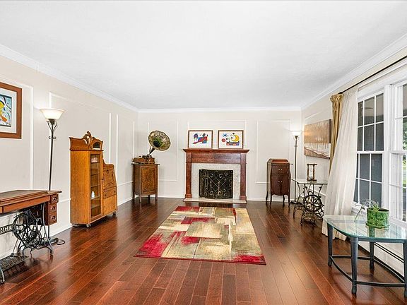 5th image of 2611 Cumming Ave