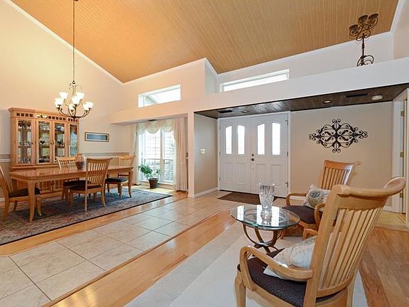 2nd image of 605 Crystal Grove Blvd