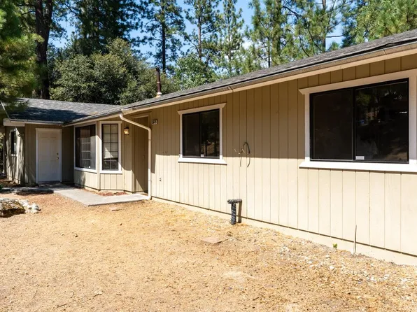 38475 Sierra Lakes Dr, Oakhurst, CA 93644