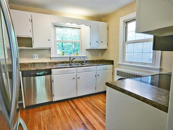 5th image of 1619 Sherwood Ave SW