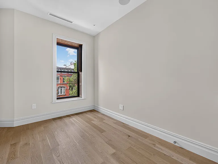 552 Macon St #2 — Photo 13
