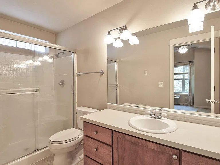 2109 NE 50th Way — Photo 20