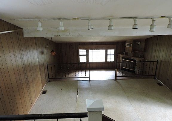 4th image of 581 Harvey Ave