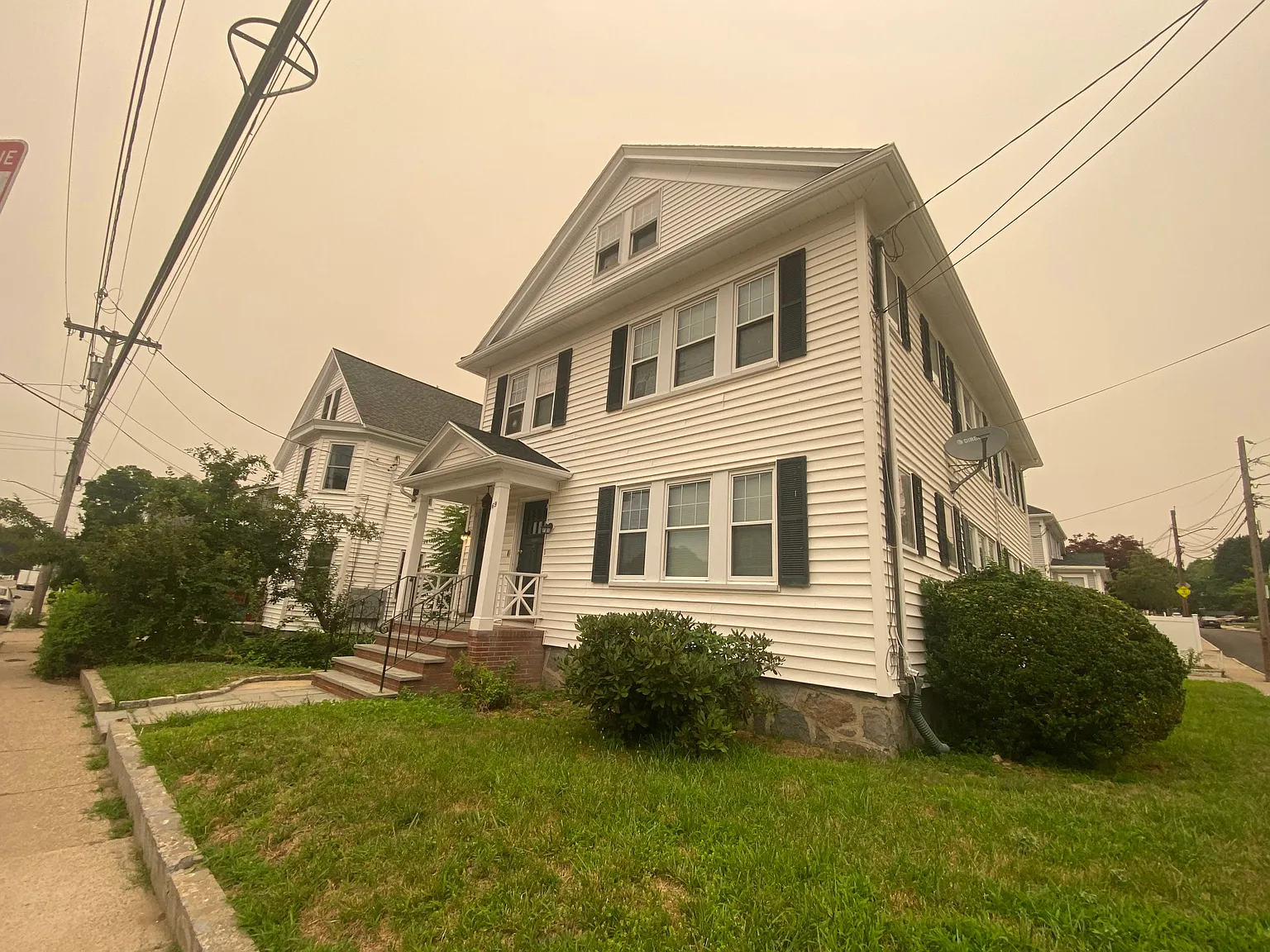 4 bed, 1900 sqft, $4,500 — Photo 2