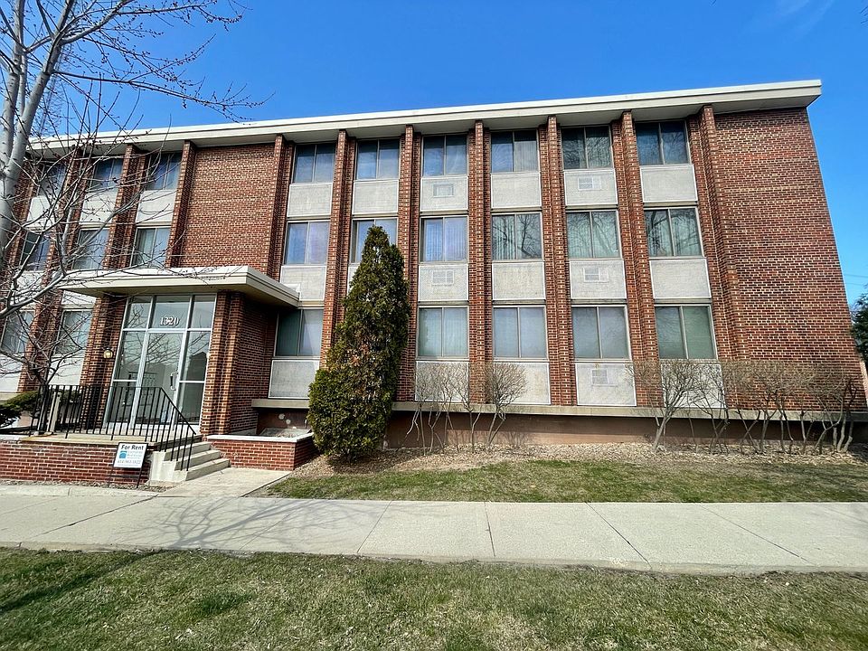 1st image of 1320 E Capitol Dr APT 302