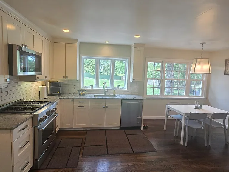 6720 Newbold Dr — Photo 3