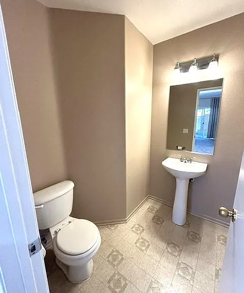 643 Laxford Rd — Photo 8