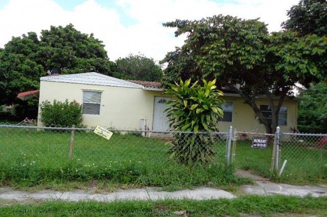 1st image of 2345 Seminole Blvd