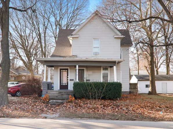 910 N Center St, Bloomington, IL 61701