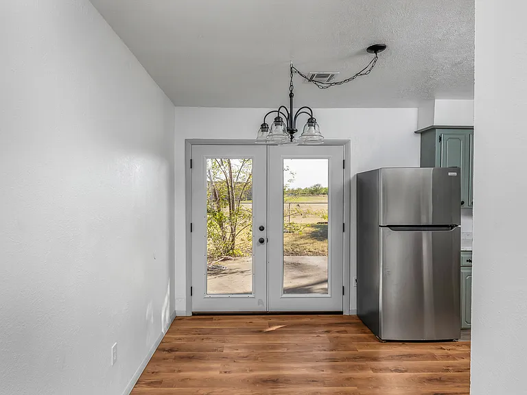 305 NE Angus St — Photo 8