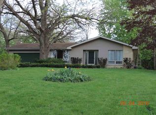 4817 E Concord Dr, Byron, IL 61010