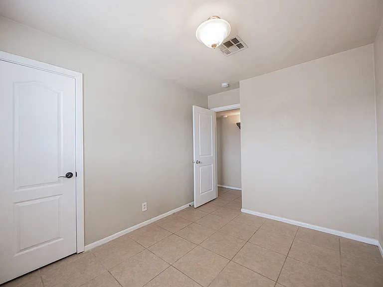 2062 E Nancy Ln — Photo 20