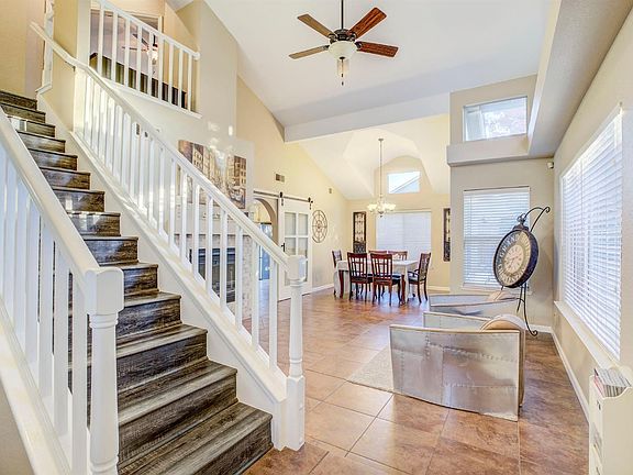 3rd image of 1338 Champagne Cir