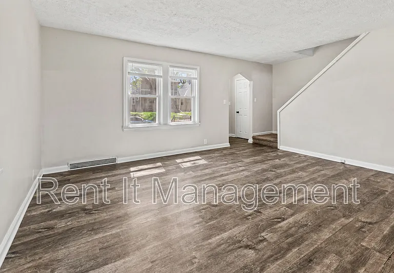 3314 Franklin St — Photo 9