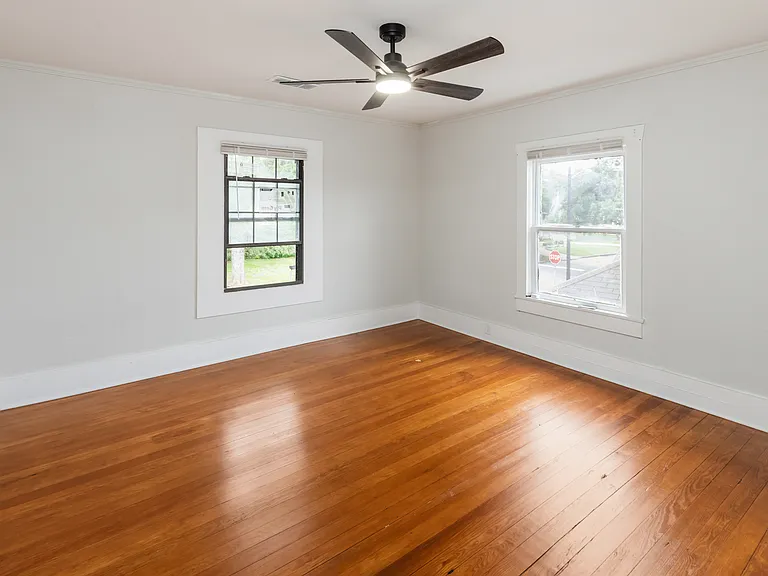 1025 W Walker St — Photo 15