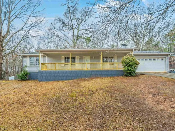 6540 Chickasaw Dr, Douglasville, GA 30135