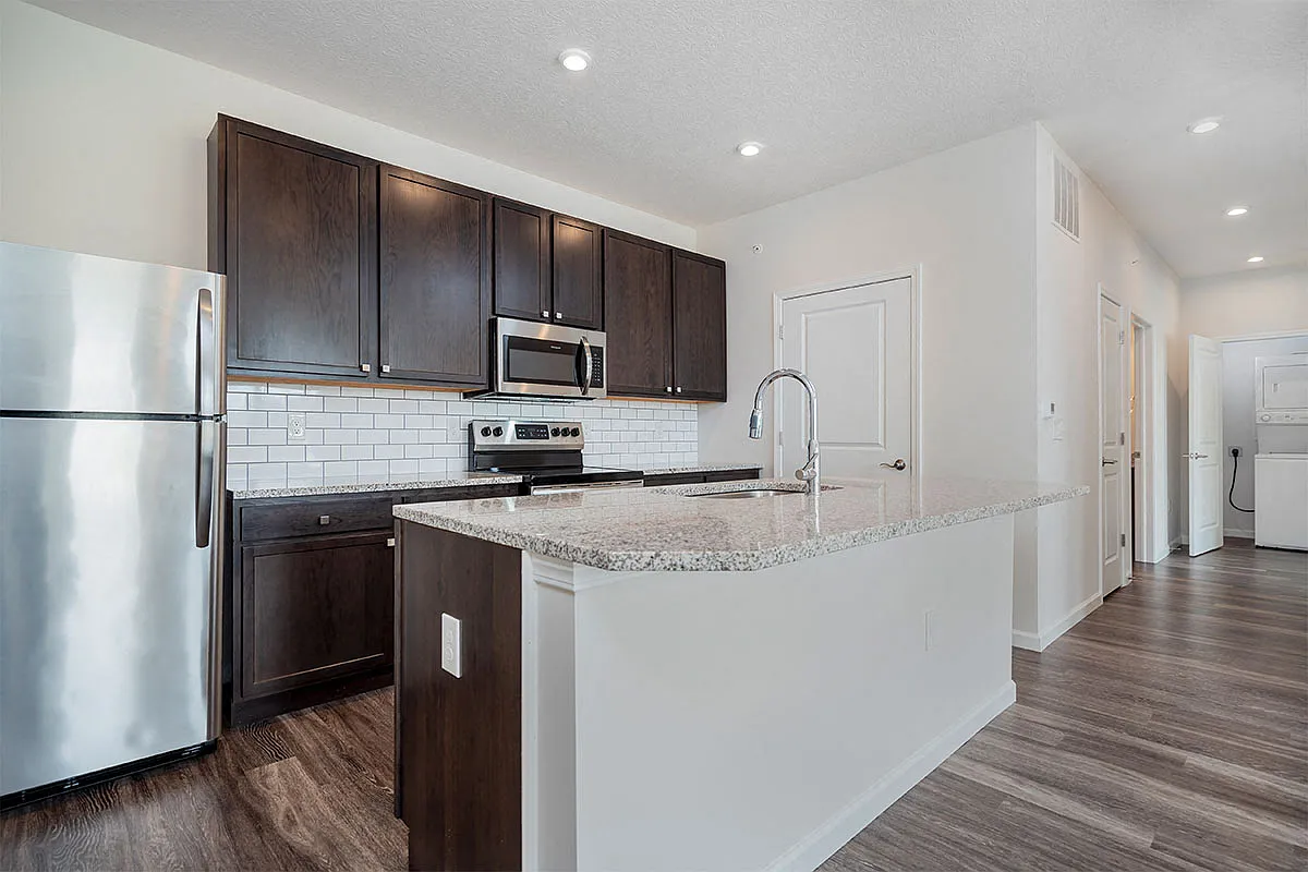 Bentley Apartments — Photo 4
