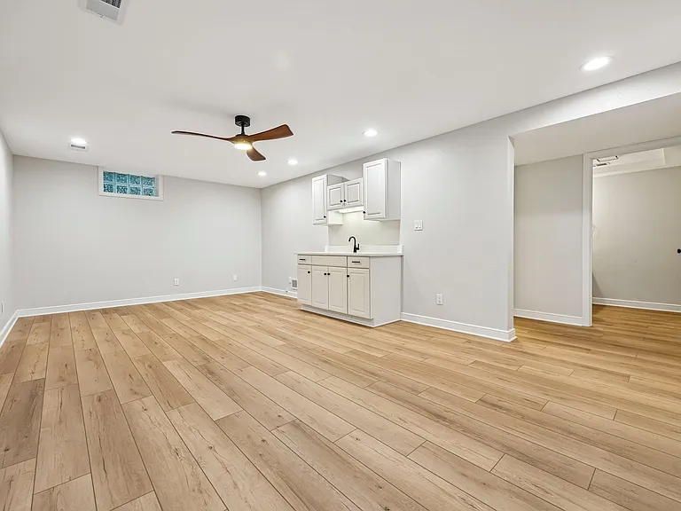 11108 W Forest Home Ave — Photo 20