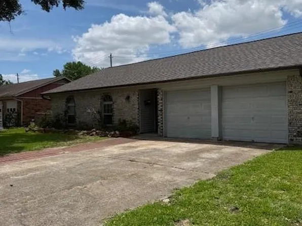 10014 Carlow Ln, La Porte, TX 77571