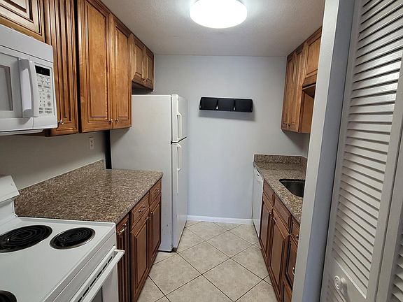5th image of 4127 NW 88th Ave APT 104