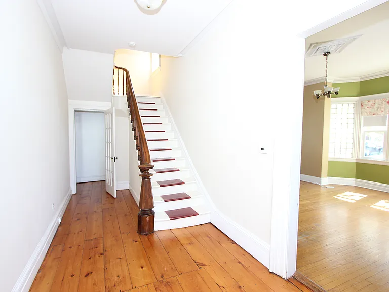 28 Greenwood Ave — Photo 7