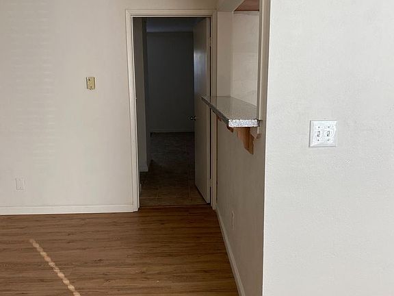 3rd image of 1027 Agate St #4
