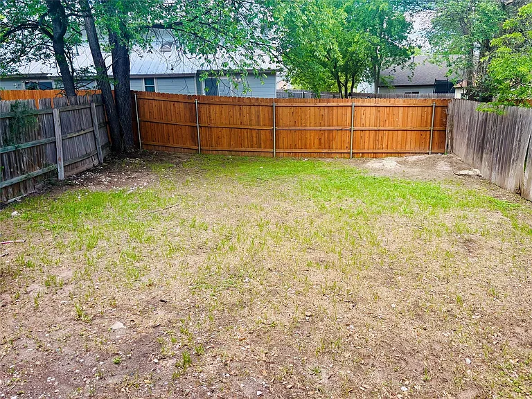 1206 Tartan Ln #B — Photo 29