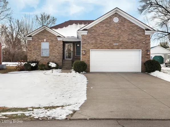 1572 Sadie Ln, Louisville, KY 40216