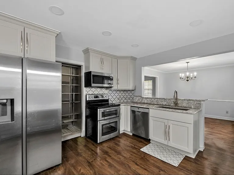 4760 Marlborough Dr — Photo 21