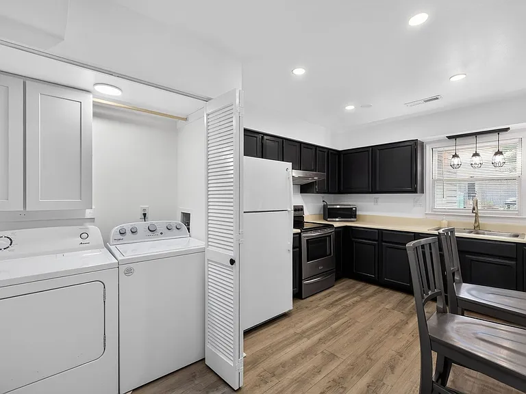 1512 Lakeview Ave — Photo 9