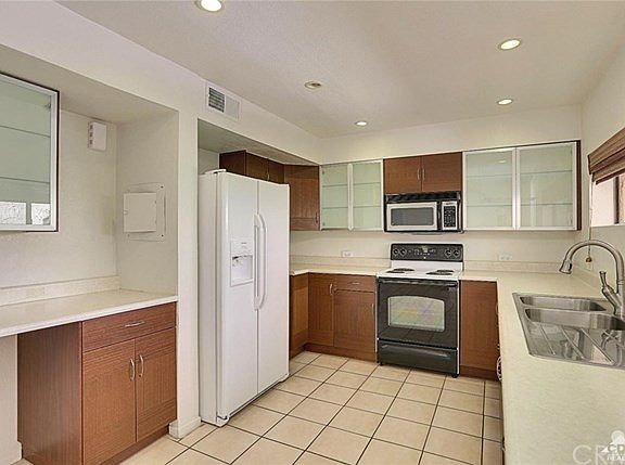 5th image of 251 E La Verne Way Unit B
