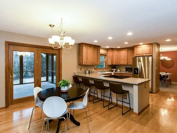 5th image of 763 Elliott Ct