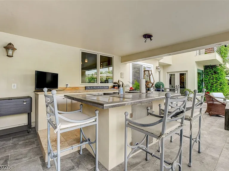 7001 Alamitos Cir — Photo 62