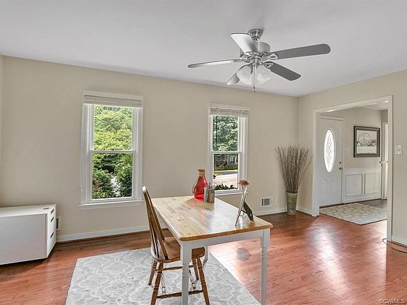 5th image of 411 Comstock Dr