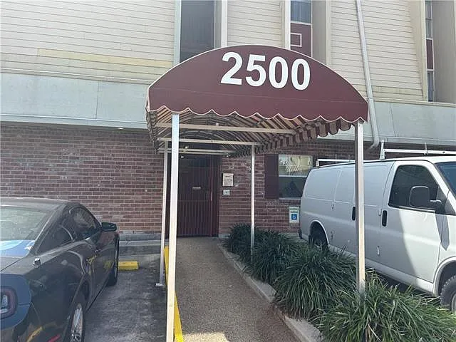 2500 Houma Blvd #322 — Photo 2