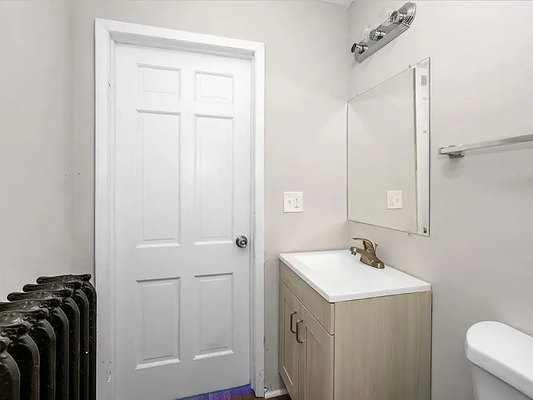 2335 May St #3R — Photo 5